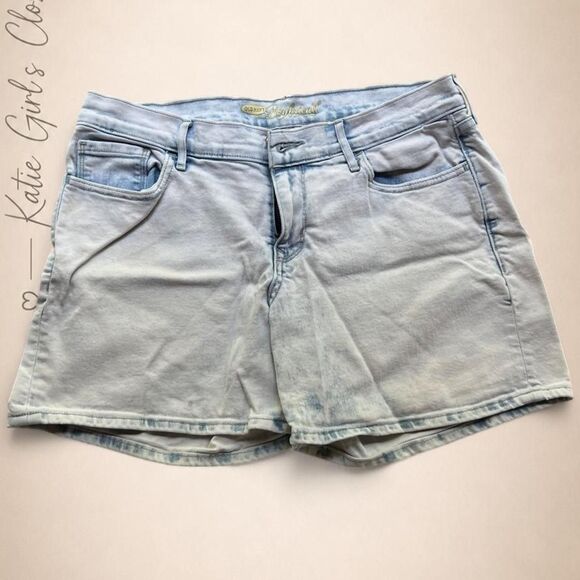 Old Navy Pants - Old Navy Size 8 Light Wash Stretch Denim Boyfriend Shorts Summer Jean Shorts